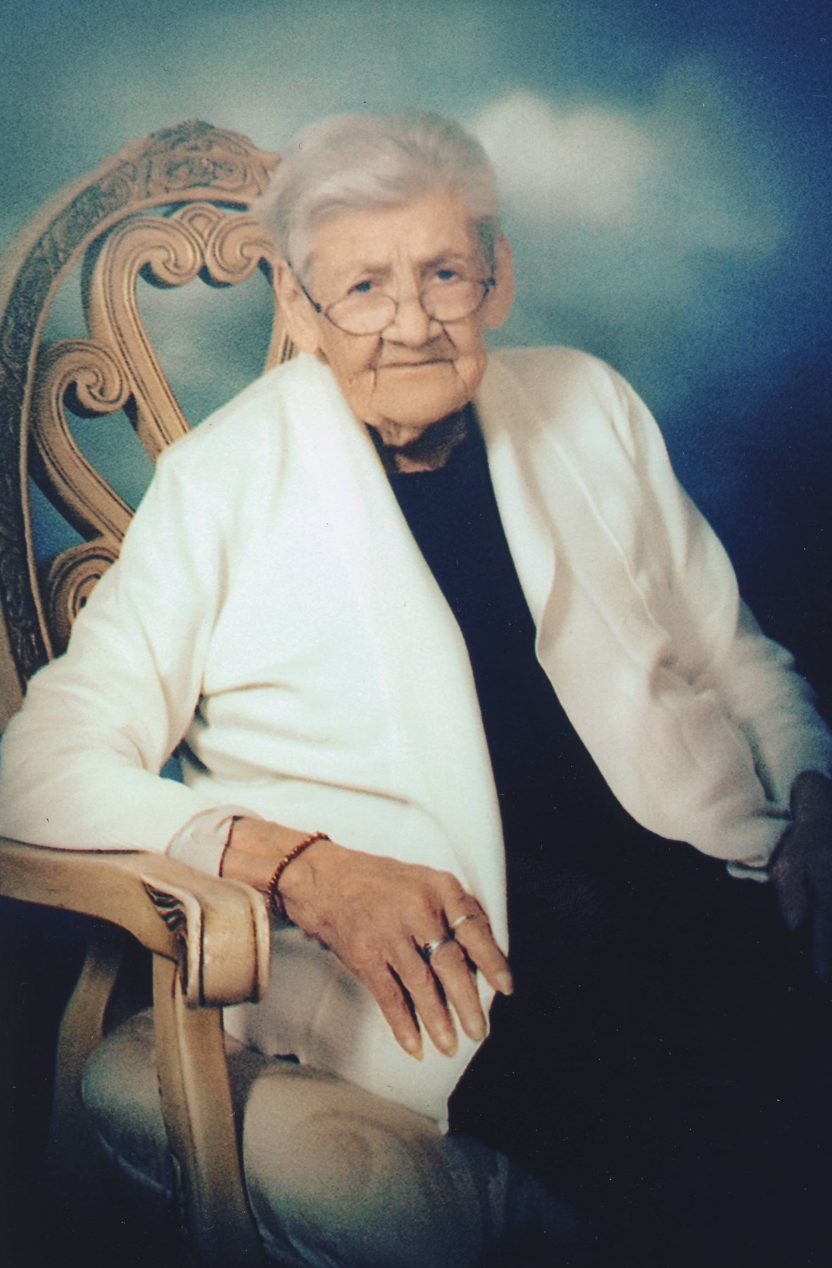 Obituario de Molly Mary Pettit