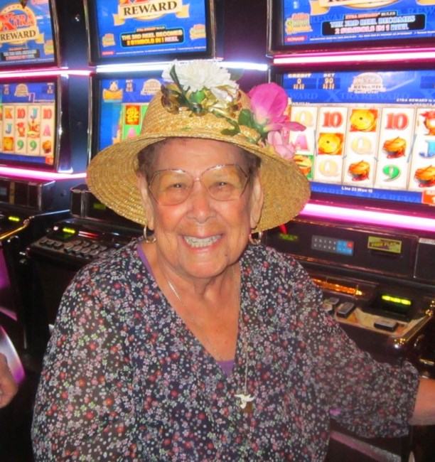 Avis de décès de Esperanza T Ayala