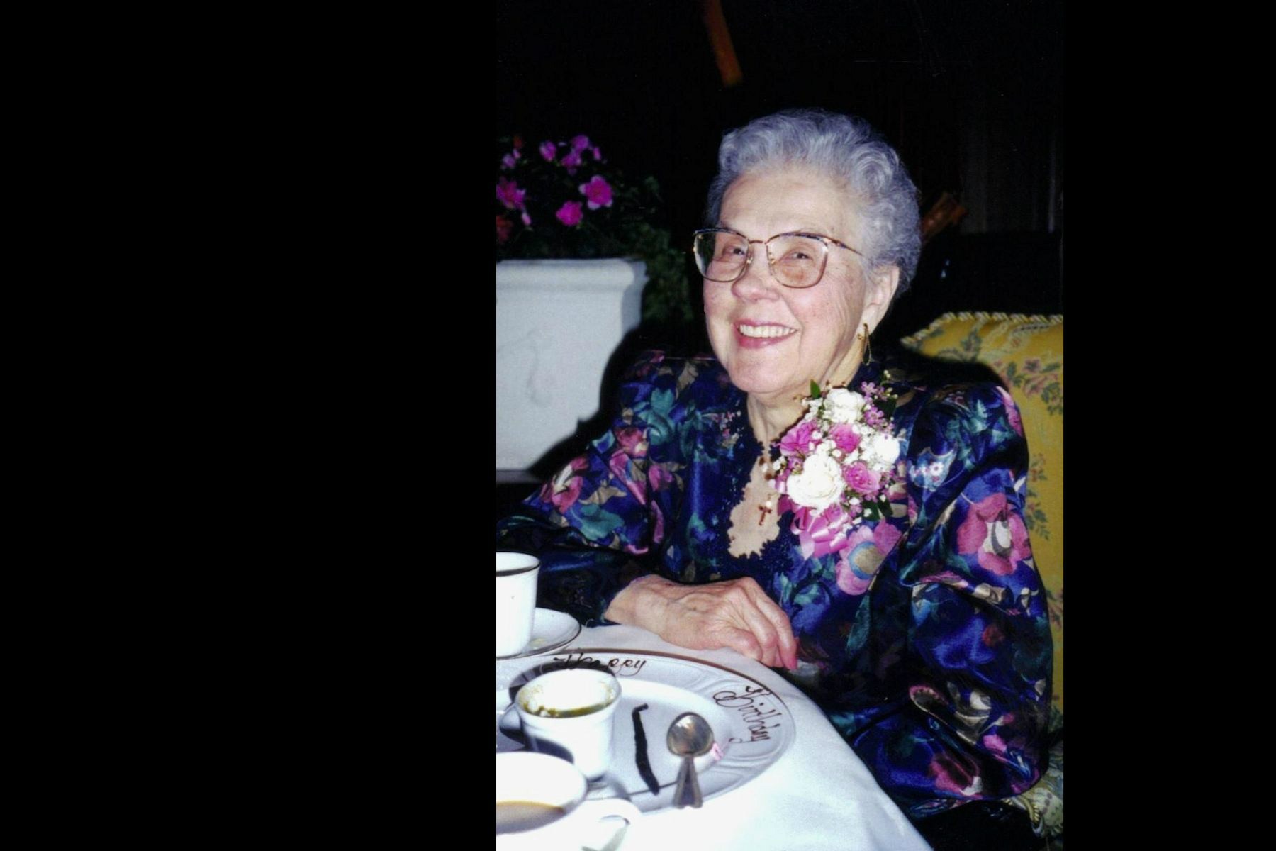 Obituary of Helen Doris Hoos Potthast