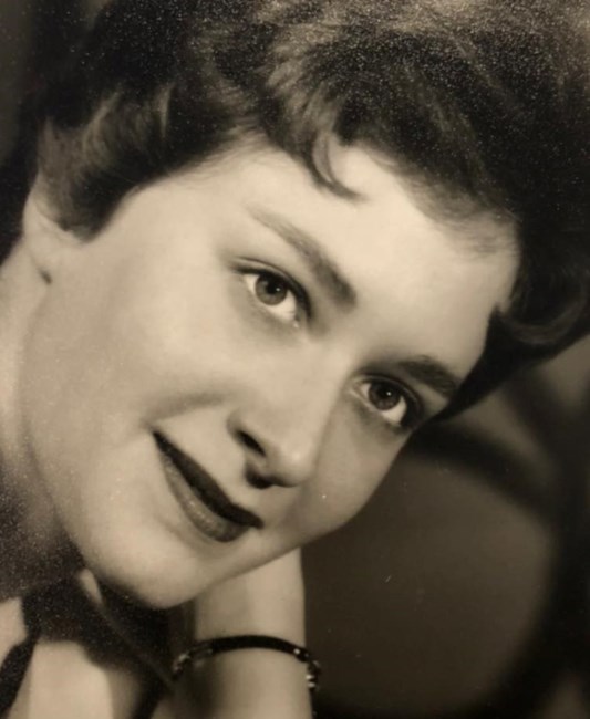Obituary of Linda Marlow Castle