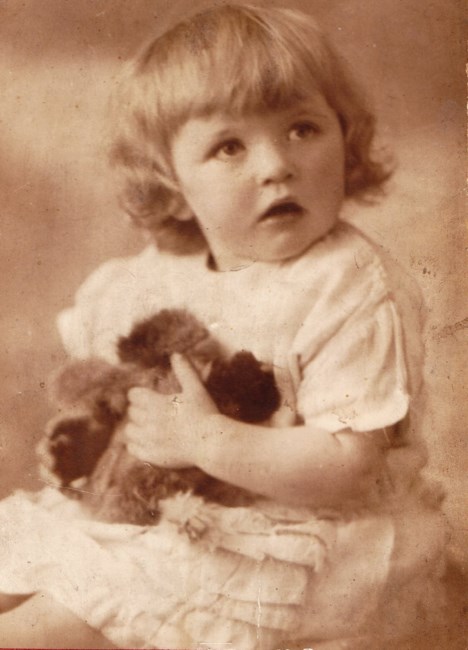 Obituary of Violet Elizabeth Barton