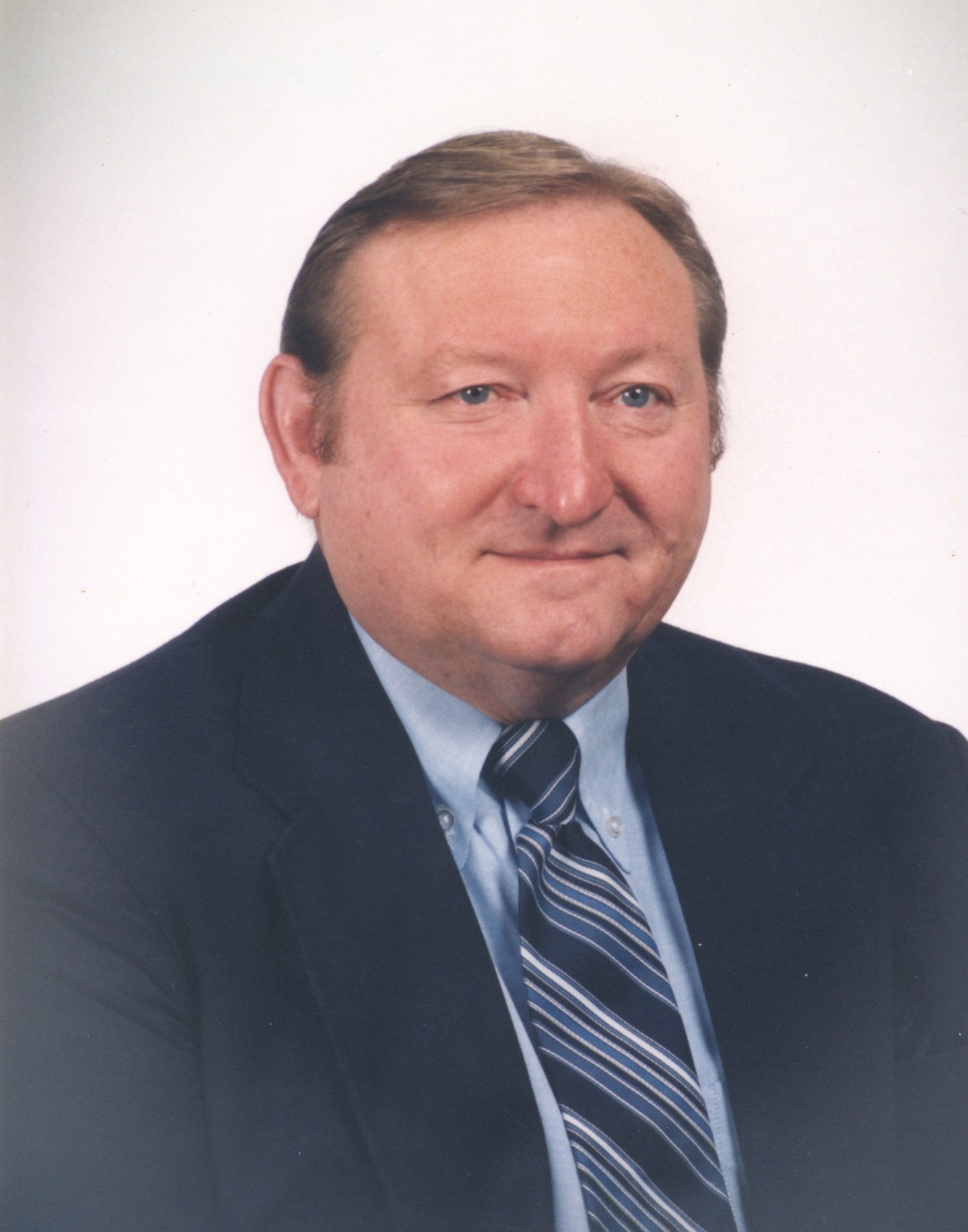 Obituario de Phillip Marshall James