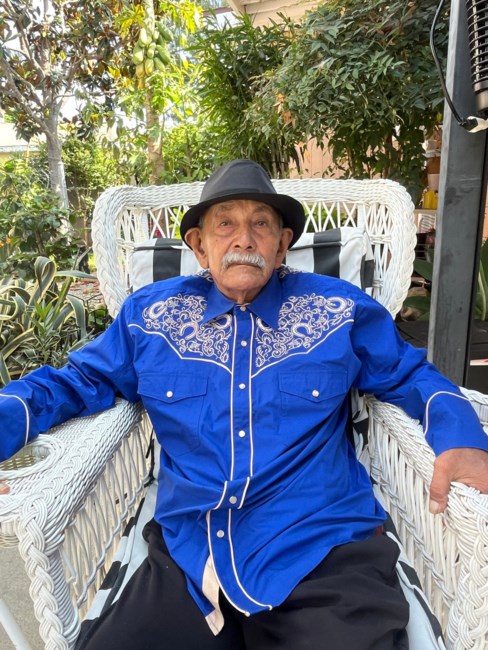 Obituary of Alberto Santos Alas Munoz