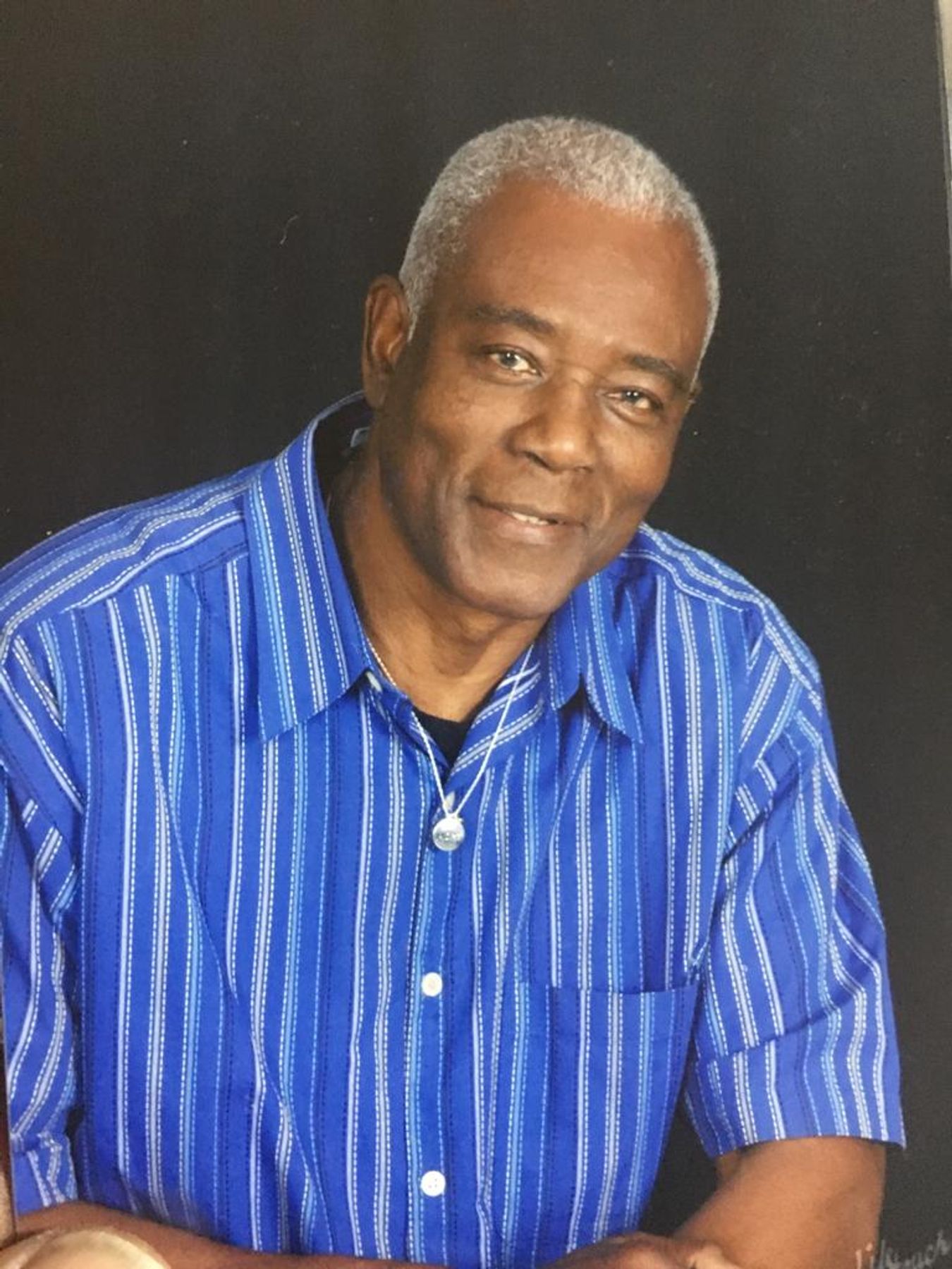 Avis de décès de James Delvin Hughes