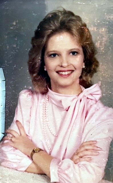 Obituary of Lucrecia Elliott