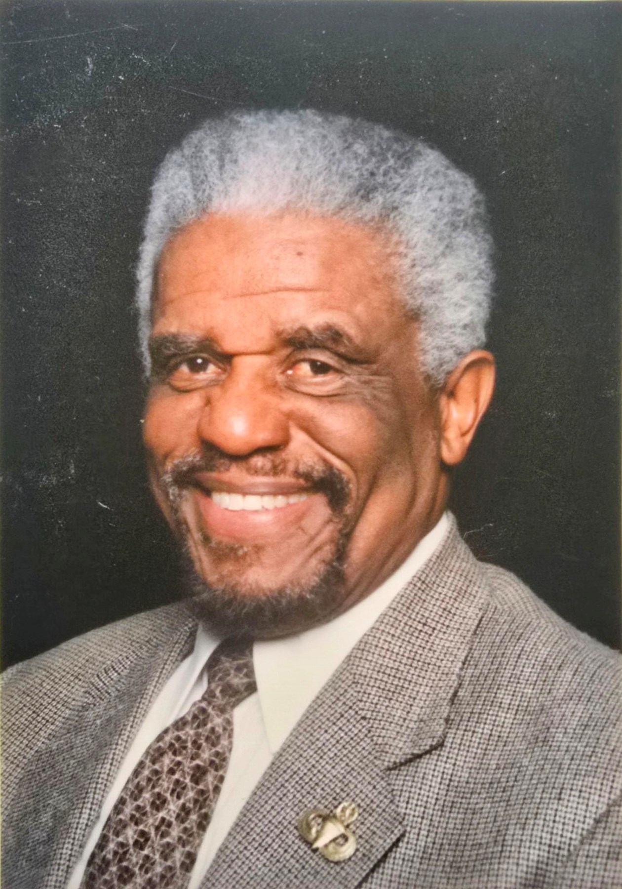 Obituary of George Beverly Winston Jr.