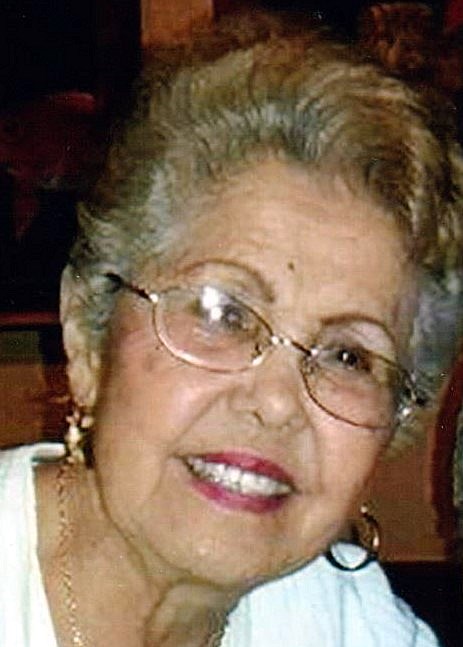 Obituary of Carmen Delia Calderon