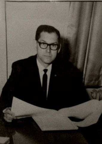 Obituary of Herbert W Davis Jr.