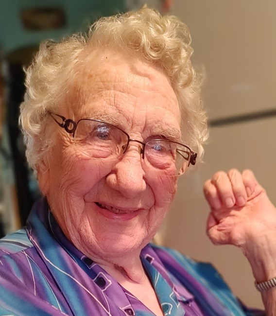 Obituary of Esther Mae Schultz