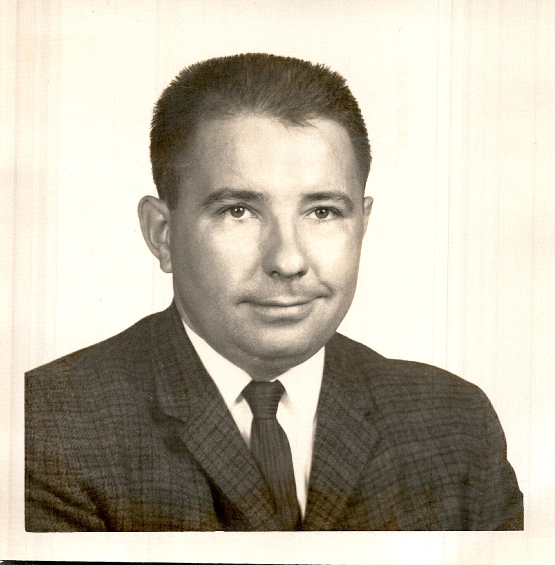 Obituary of Louran Perry Bradshaw