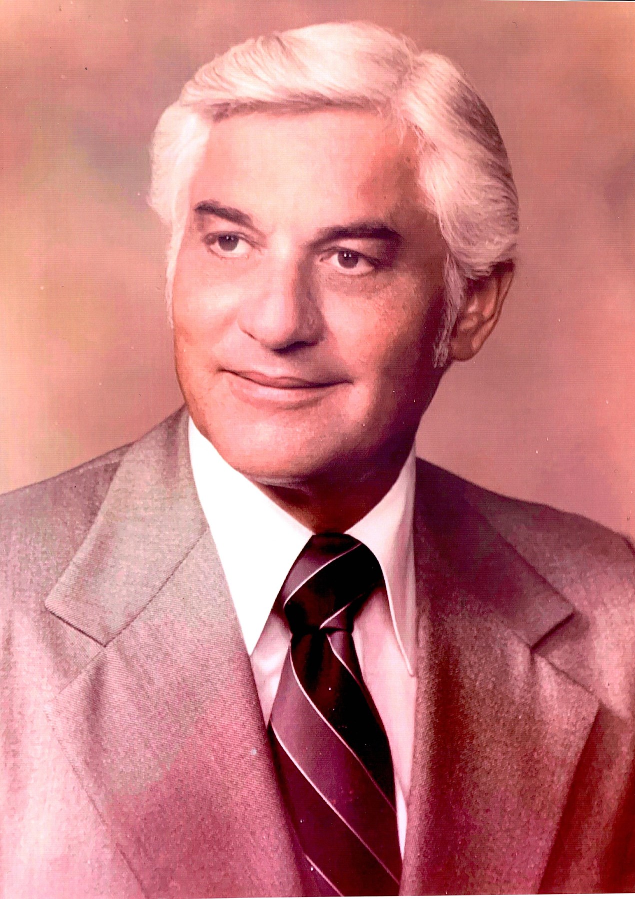 Obituary of Robert Longoria Alvarez