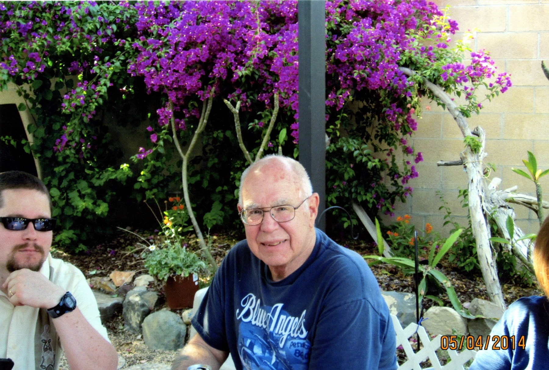 Obituary of Wayne S. Hoffman