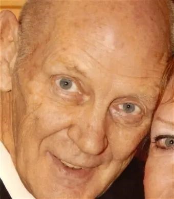 Obituario de Leon Desmond Gibson