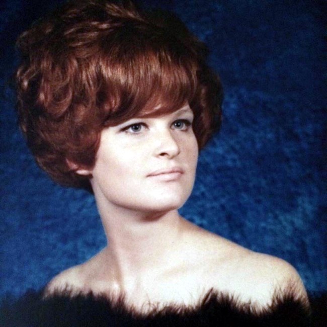 Obituary of Linda Jofran Dustman