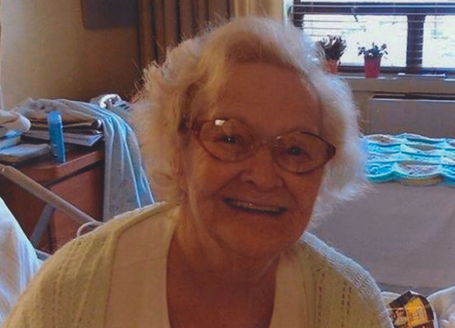 Obituary of Evelyn Gray