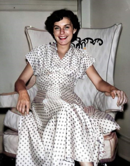 Obituario de Carmen Delores DeRoma