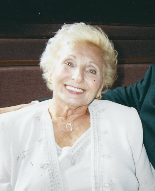 Obituary of Phyllis Bloom