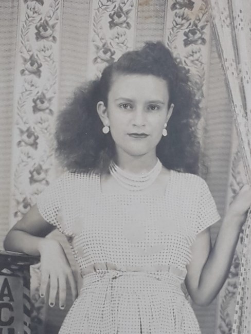 Obituario de Adela Velez Medina
