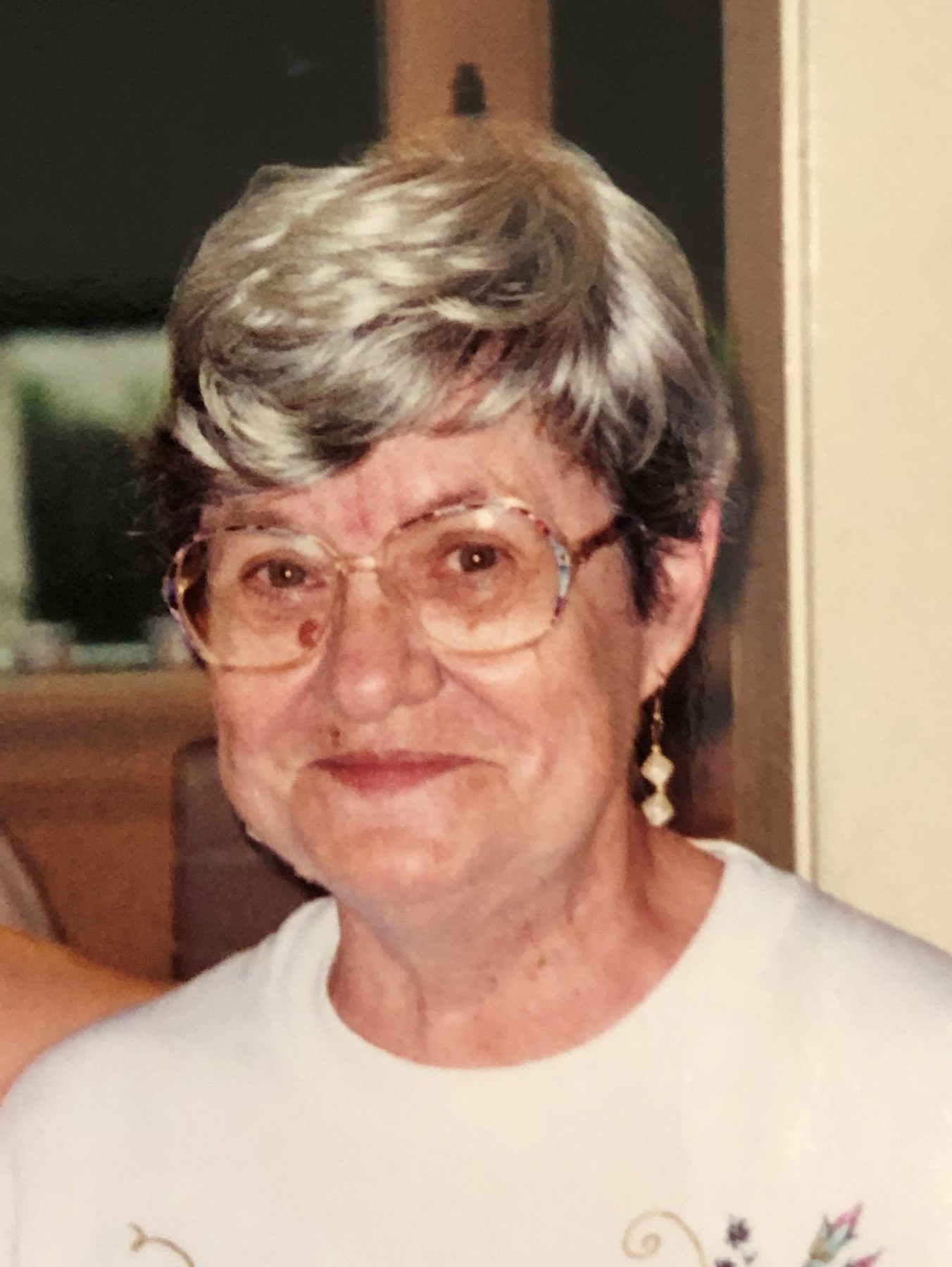 Obituary of Betty Jo "DA" Bradshaw