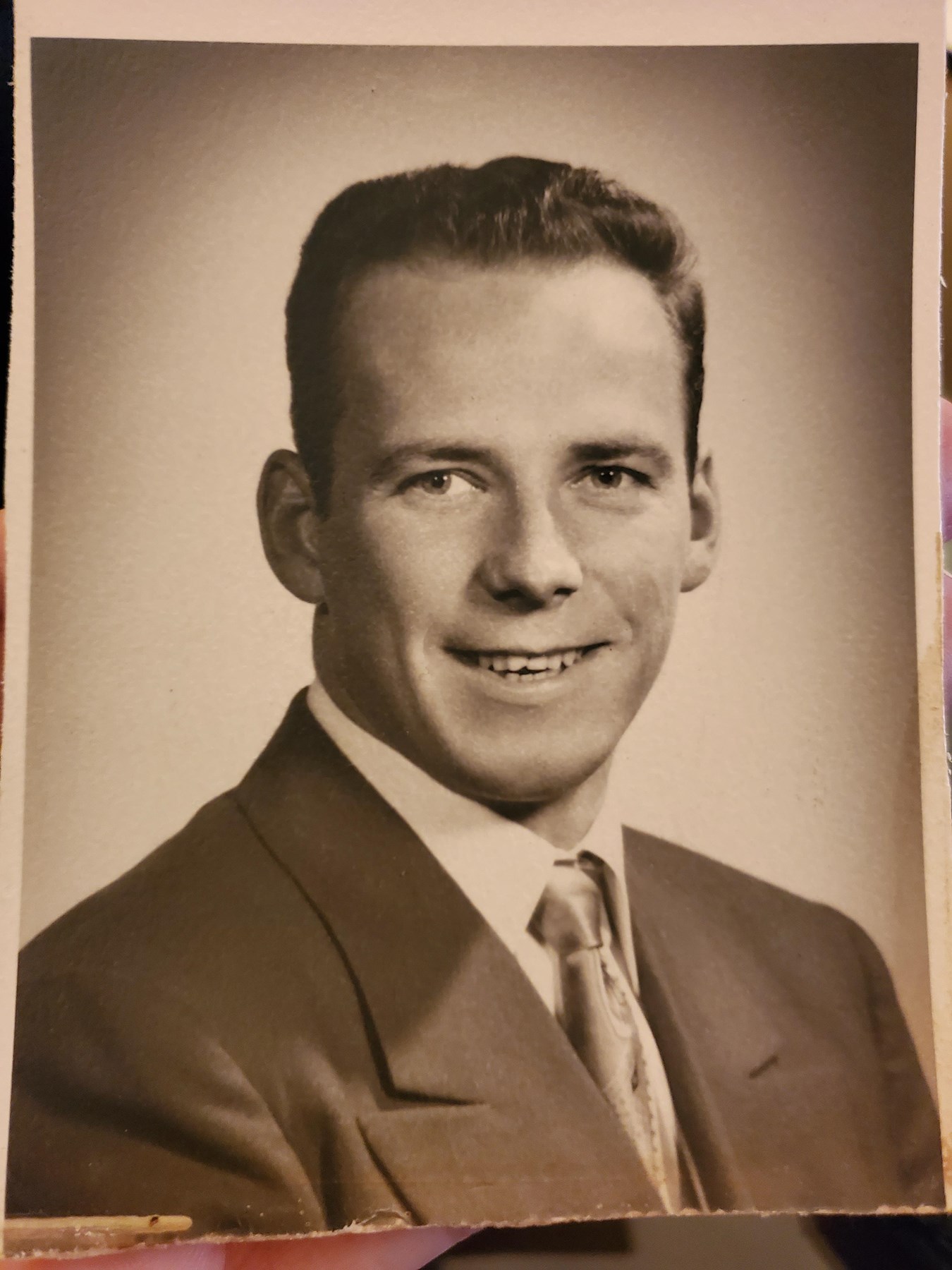 Obituario de John F. O'Connell