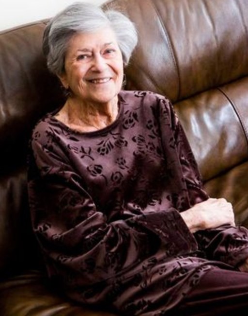  Obituario de Lois E. Hutt