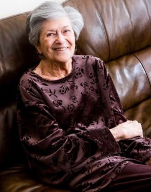 Obituario de Lois E. Hutt