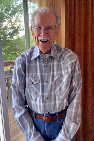 Obituary of Lyle Vere Daniels