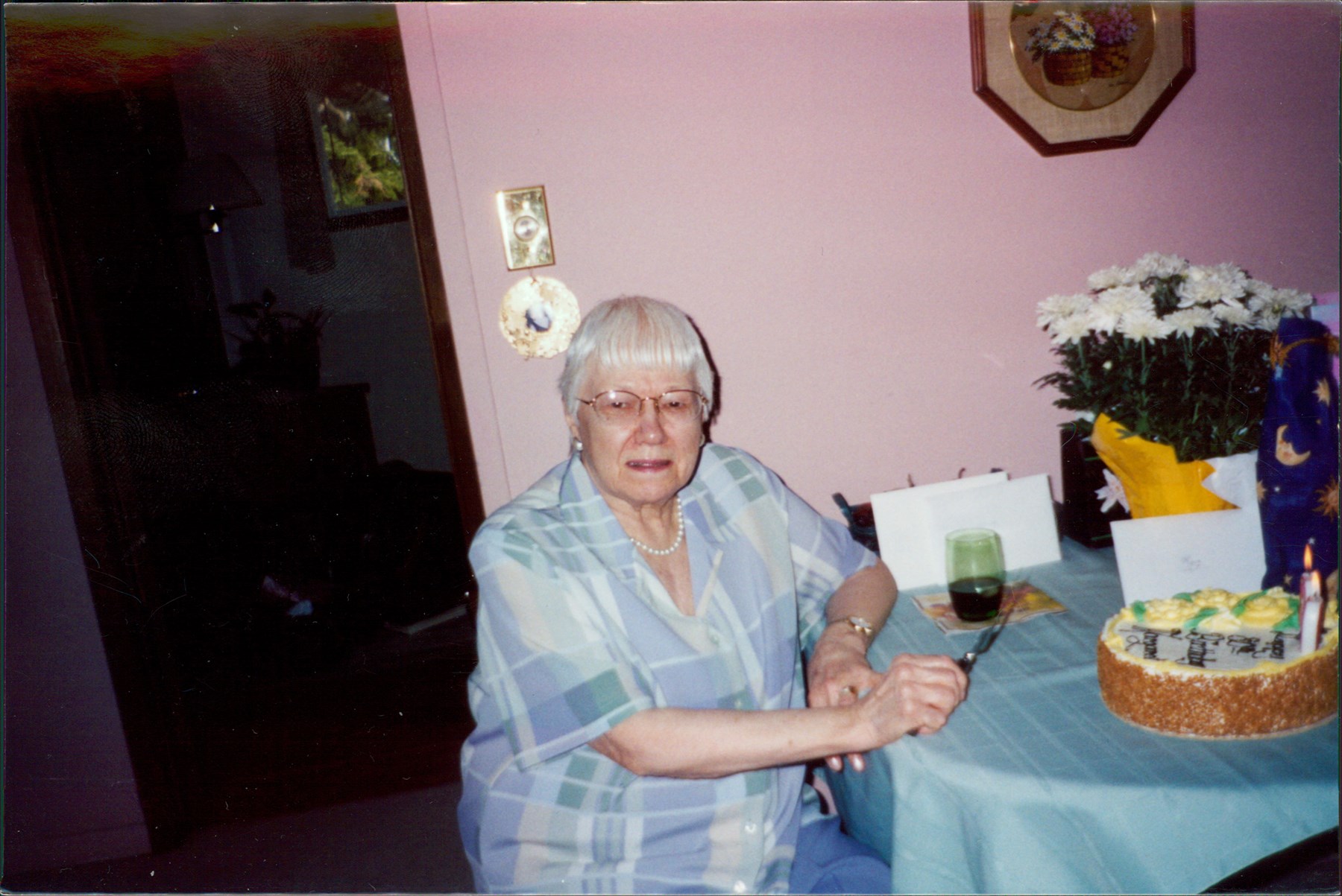 Obituary of Margaret Ethel Wallace