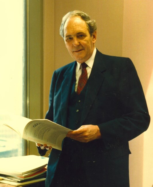 Obituario de Mr. Leslie Edmund White