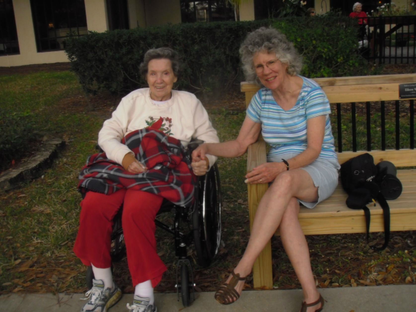 Obituary of Lillian Yates Earle