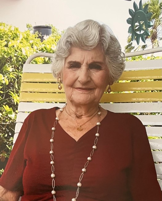 Obituary of Hilda Hernández de Saavedra