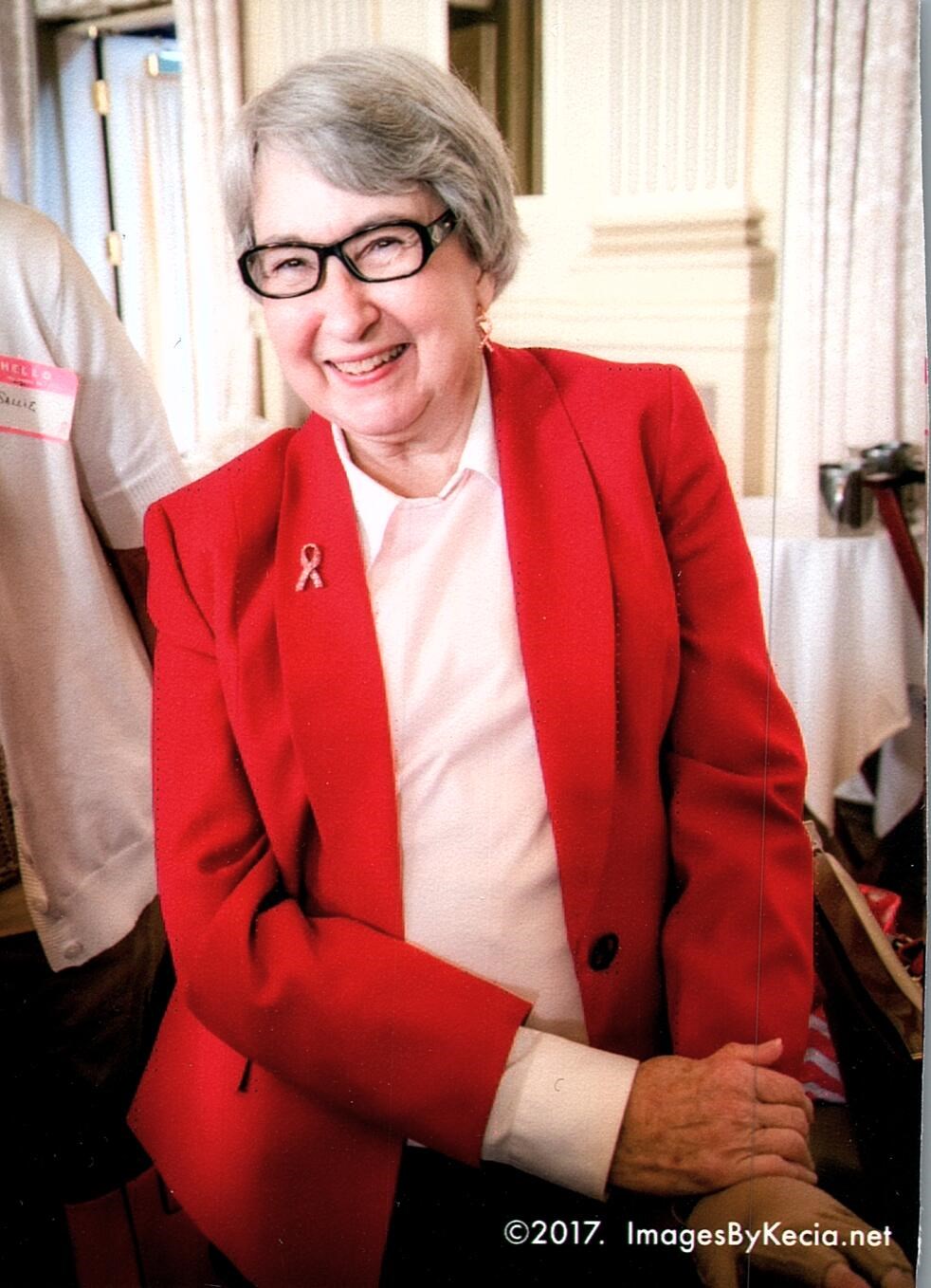 Obituary of Susan Elizabeth Reynolds