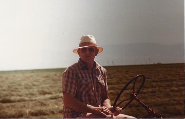 Obituary of Harold "Charlie" Douglas Weis