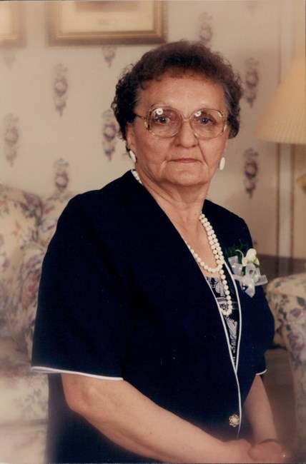 Obituary of Bella Dowholis Sanderson