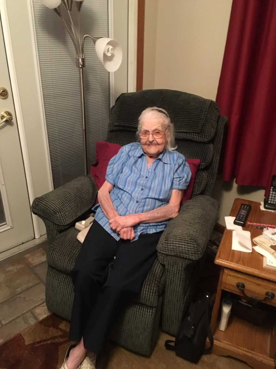 Obituary of Elizabeth Elvie Housend