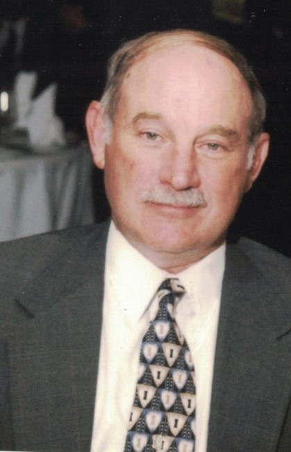 Obituario de Roger Bruce McPhail