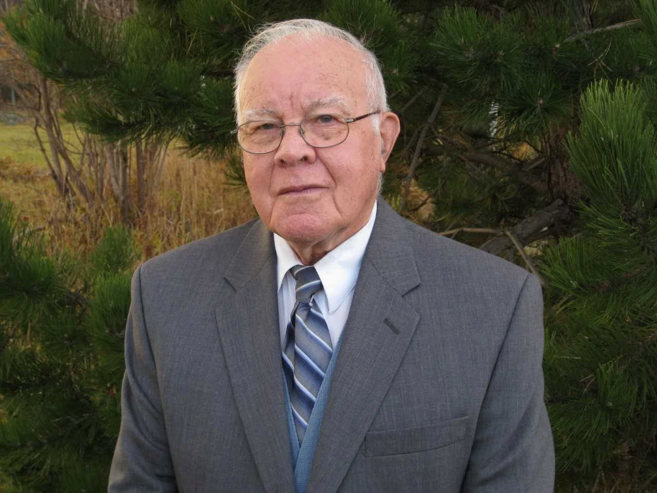 Obituary of Hubert Thomas Coombs