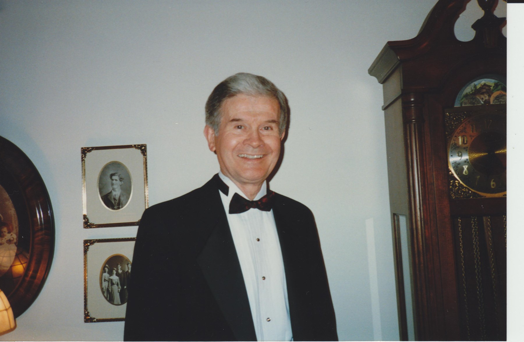 Obituary of Robert J. Hartnett