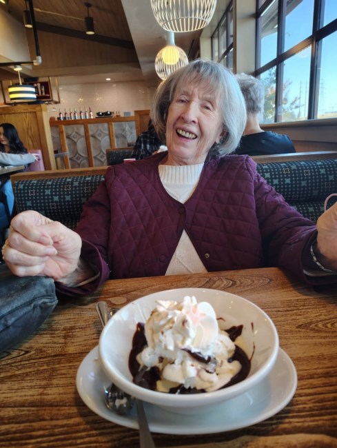 Obituary of Barbara Joyce Reynolds