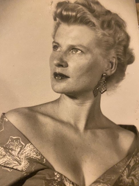 Obituary of Gertrud Olga Stenz