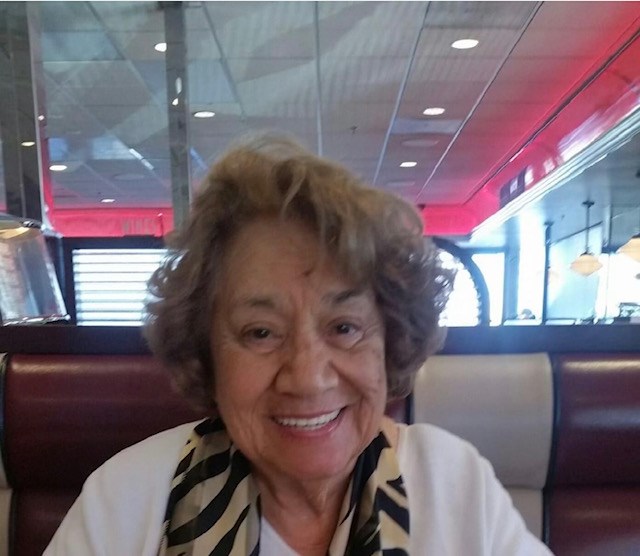 Obituario de Barbara E. Pollos