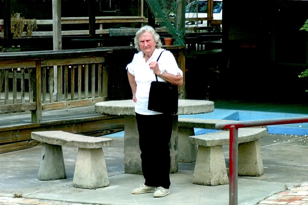 Obituary of Doris "Tiny" Mae Davis