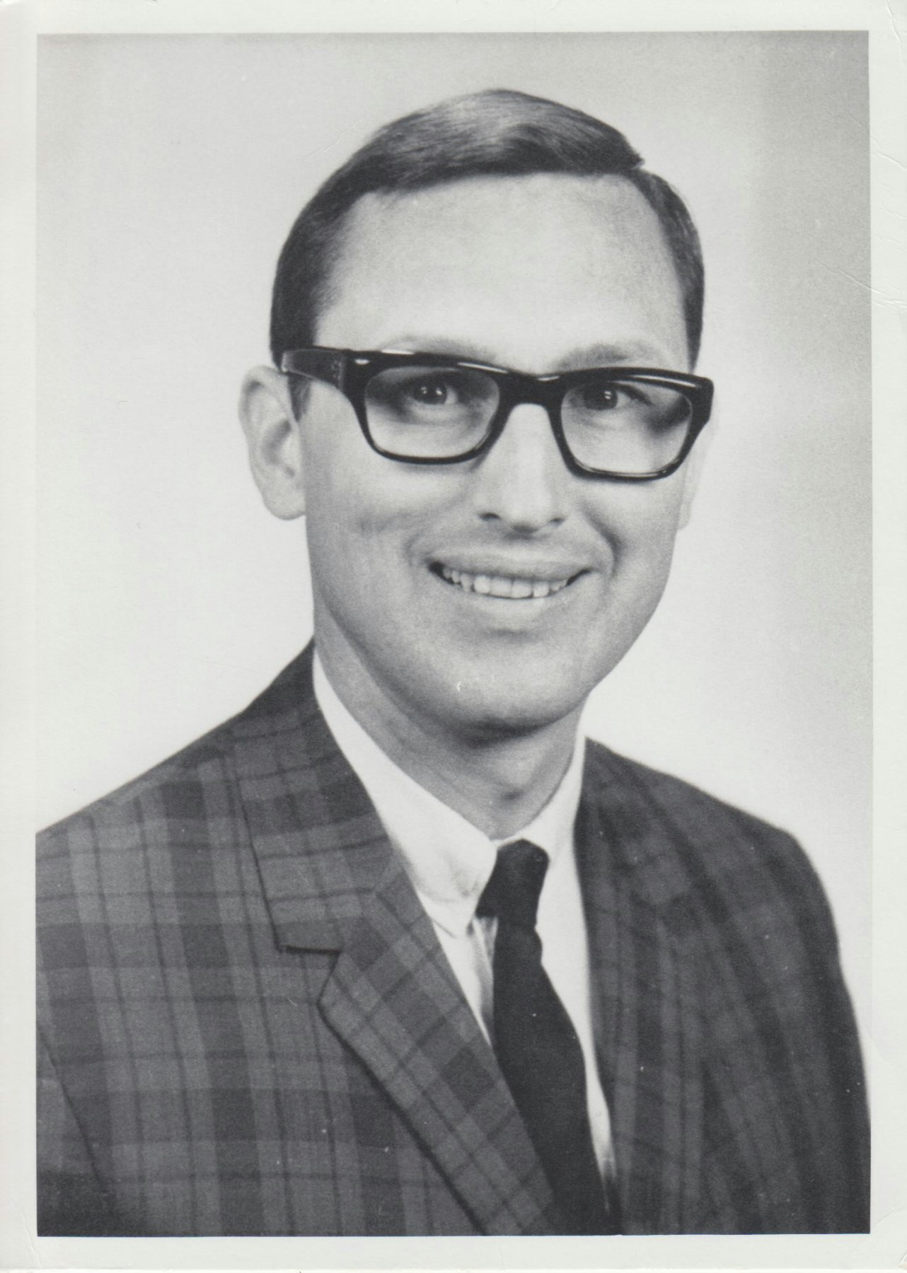 Obituary of Pastor Kenneth Harry Thompson