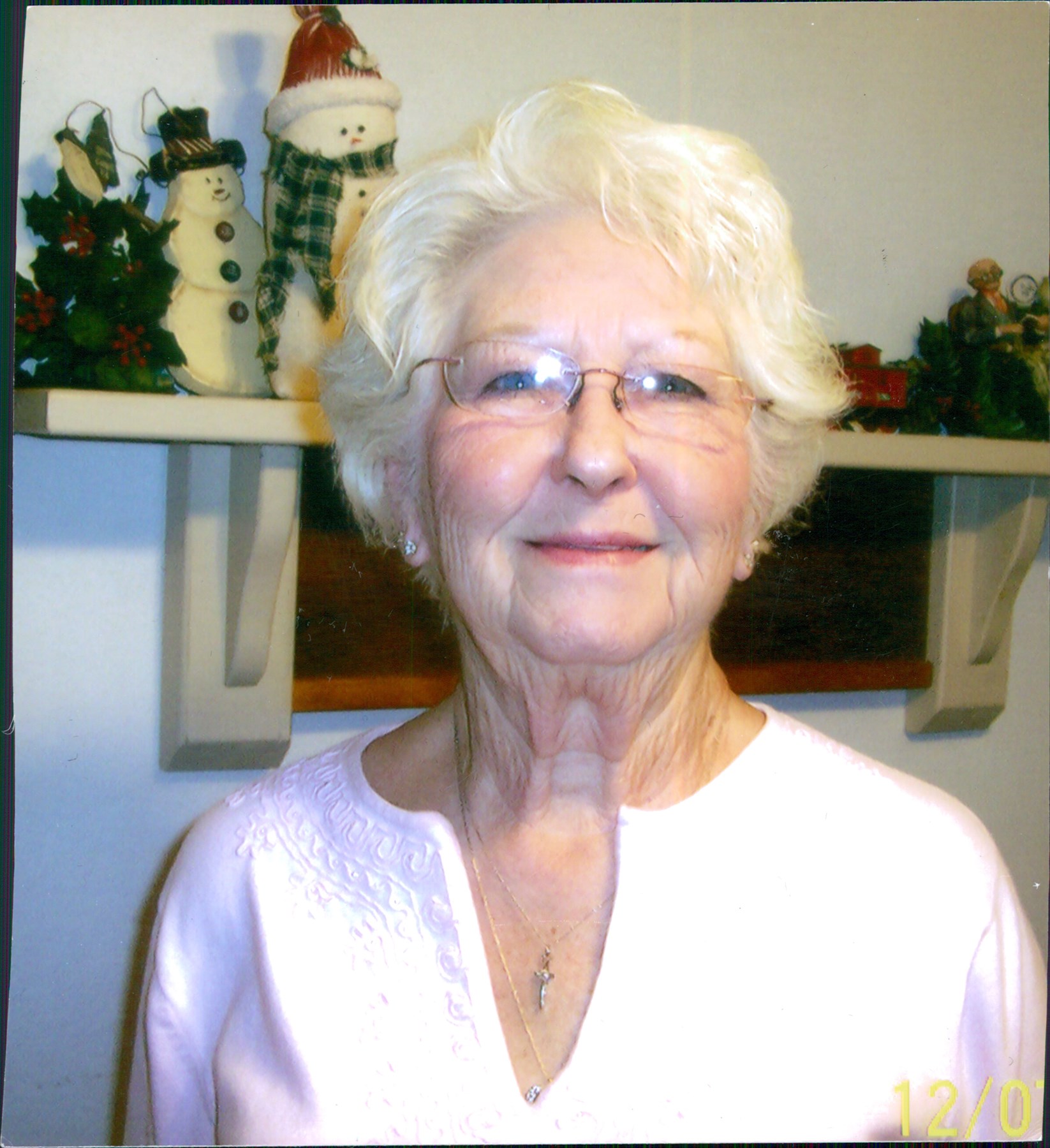 Obituary of Lola M Leach