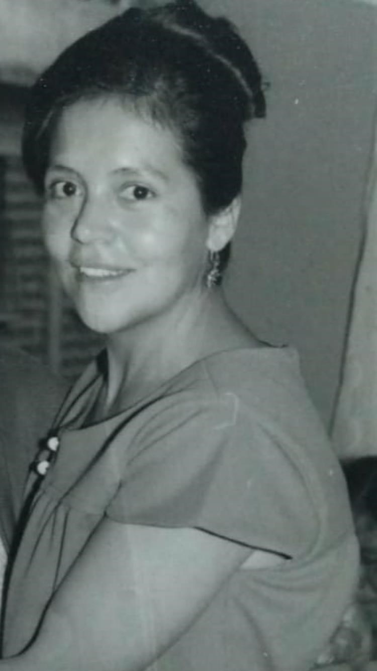 Obituary of Gloria R. Romero