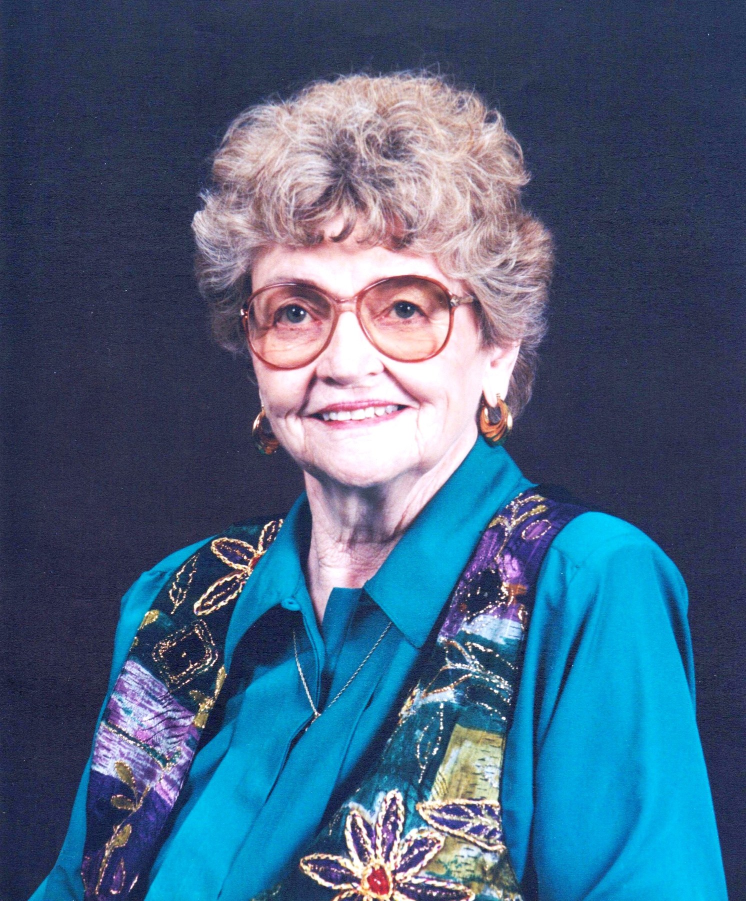 Obituary of Lois McRae Roberts