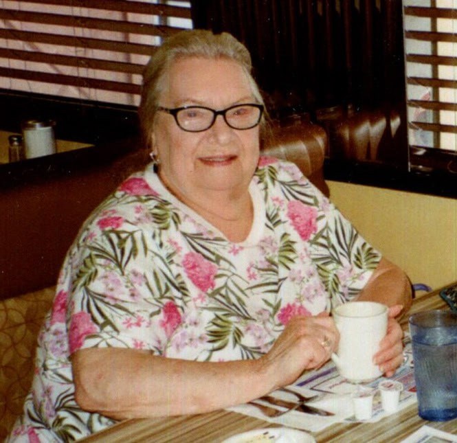 Obituary of Lena Degraaf