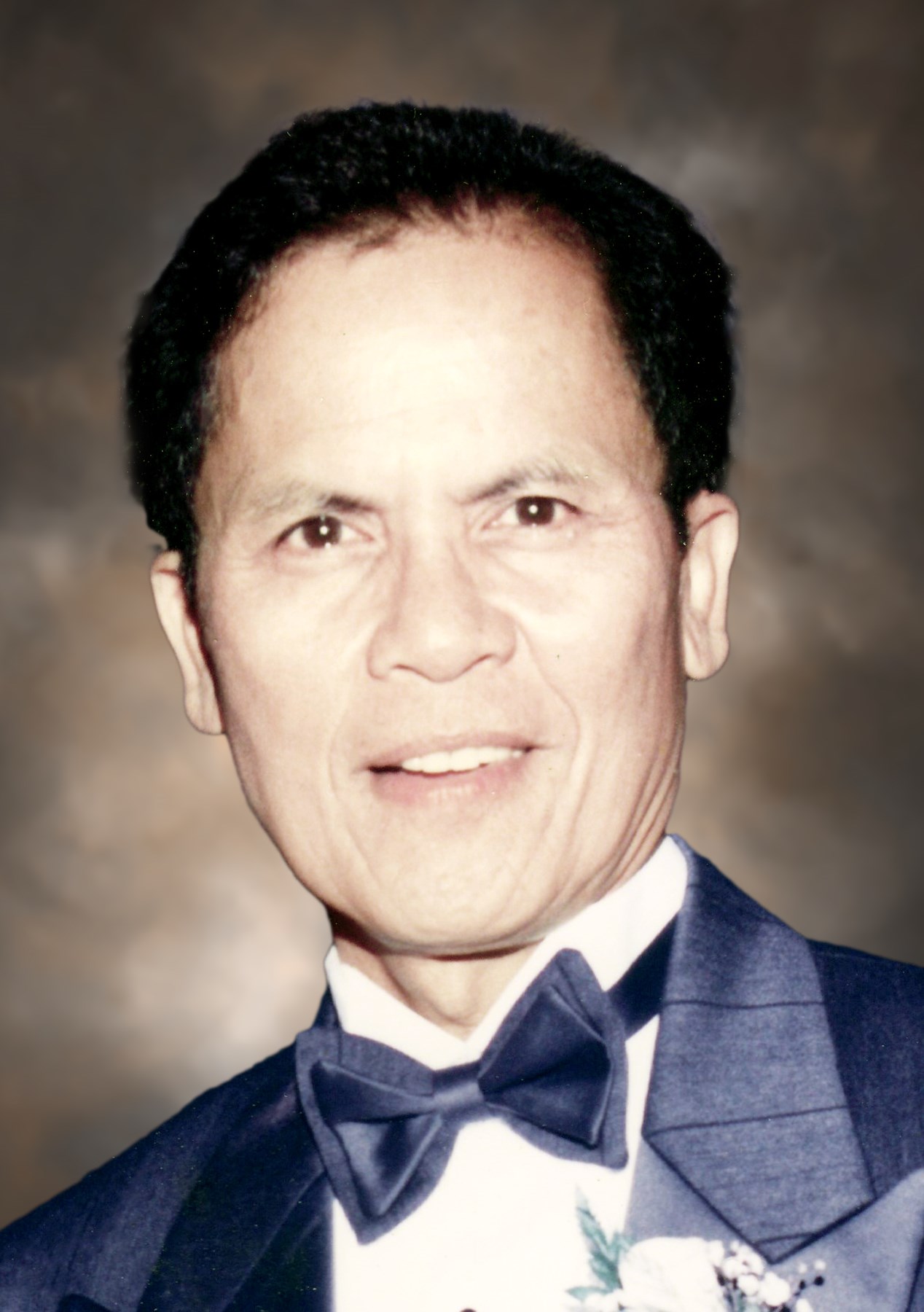 Obituario de Zosimo Estomo Micabalo, M.D.