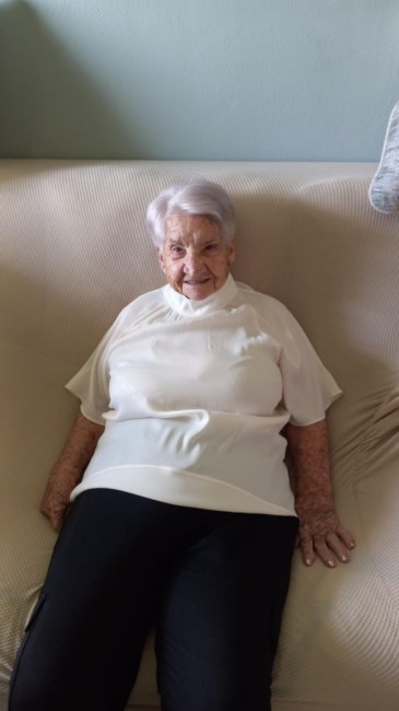 Obituary of Iluminada Leon Dominguez Arce