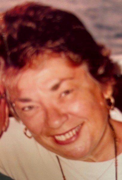 Obituary of Julia Esser